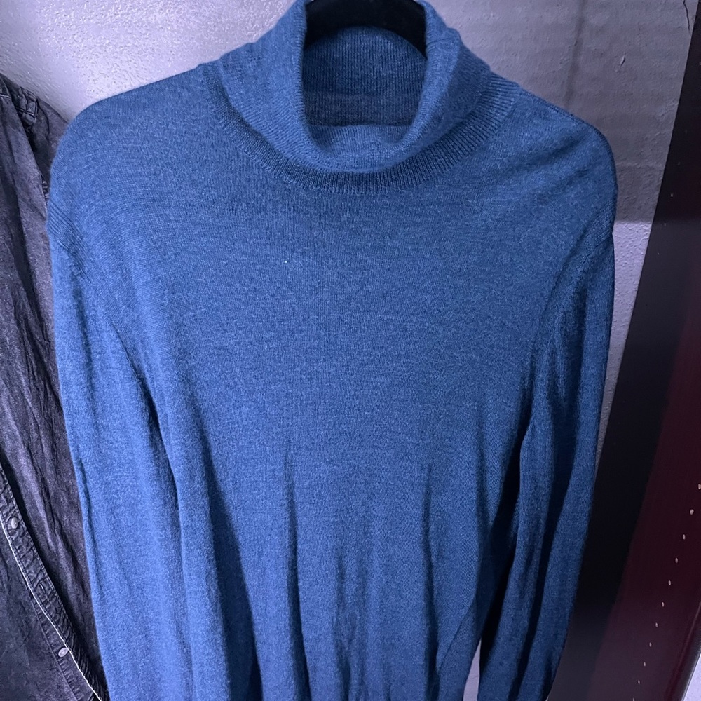 Express Turtle Neck